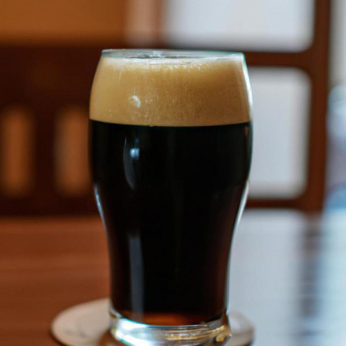 Ciemne piwo – tajemnice smaku i korzyści zdrowotnych